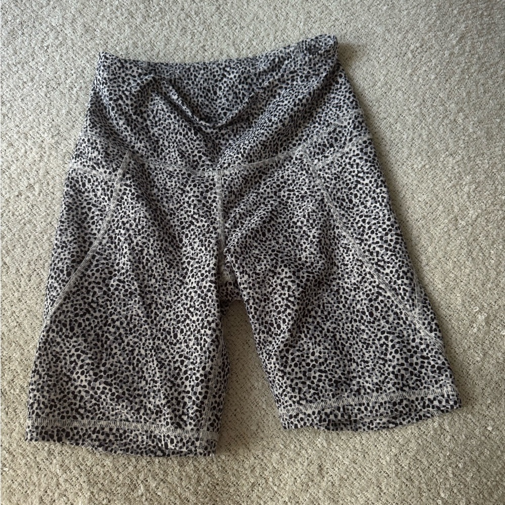 Old Navy Black and White Patterned Bike Shorts